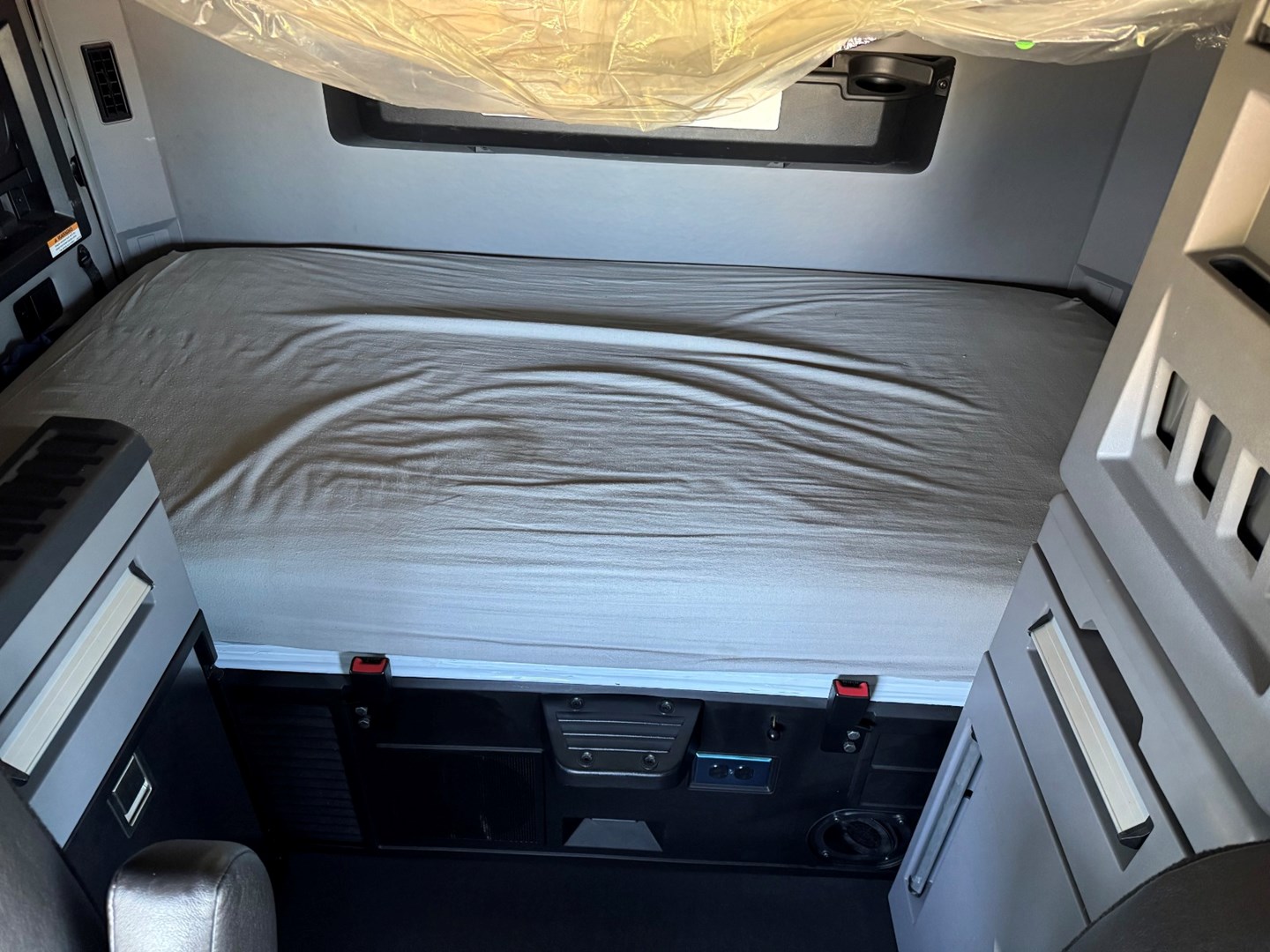 2022 Mack Anthem 64T Sleeper - image 18